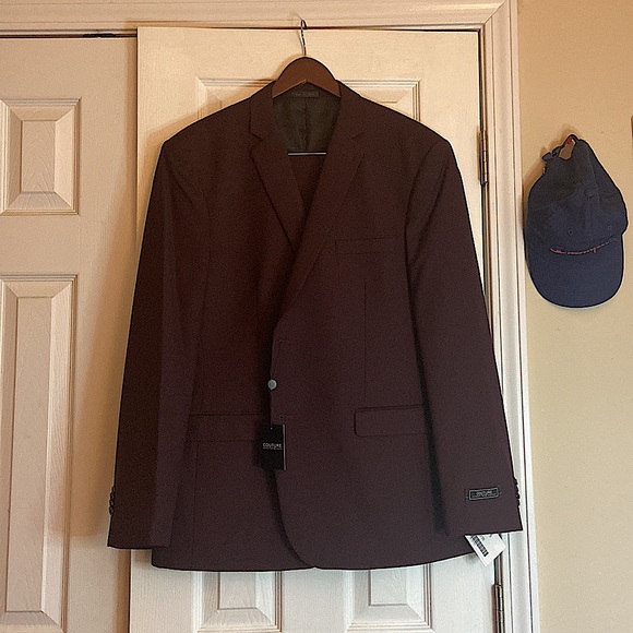 Never worn full suit (regular fit) 46R jacket and 40R pants. Burgundy. With tags - Picture 2 of 8